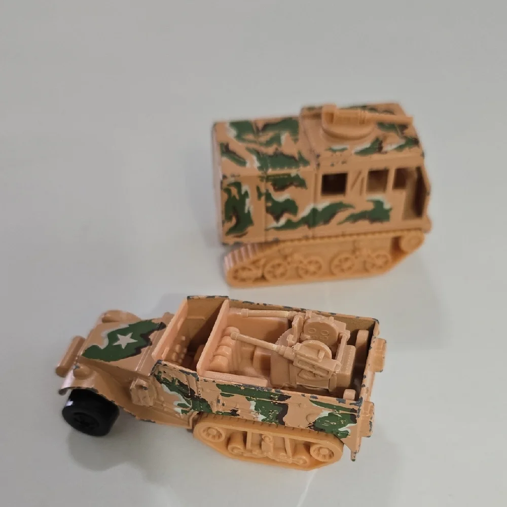 Vintage Hot Wheels 1/64 Scale Camouflage Toy Military Vehicle Set